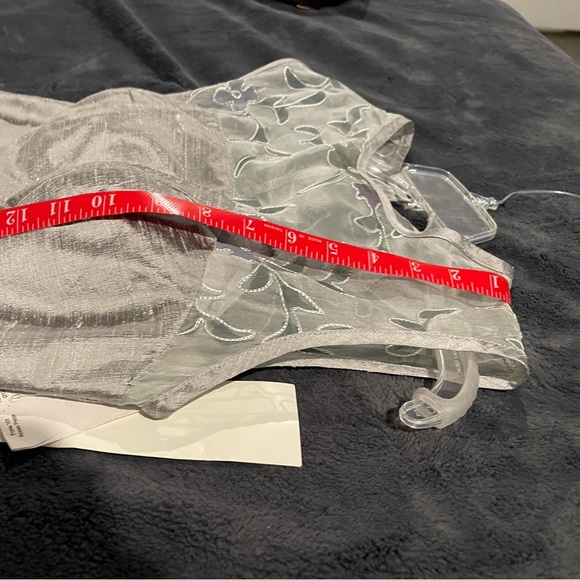 NWT, Mica, evening / cocktail dress.  100% silk, fully lined.  Size 4. - Picture 11 of 14